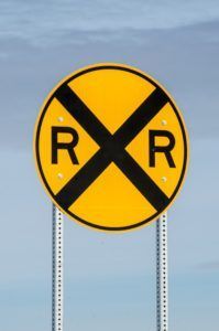 Un panneau Railroad Crossing aux États-Unis.