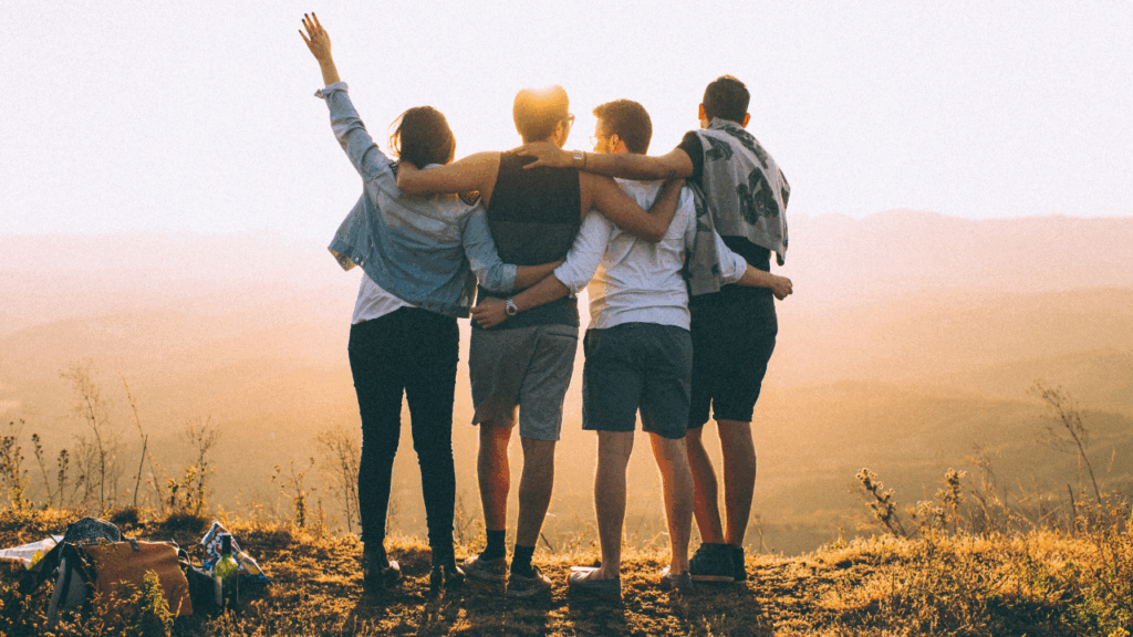 Image d'un groupe de vieux amis - See each other